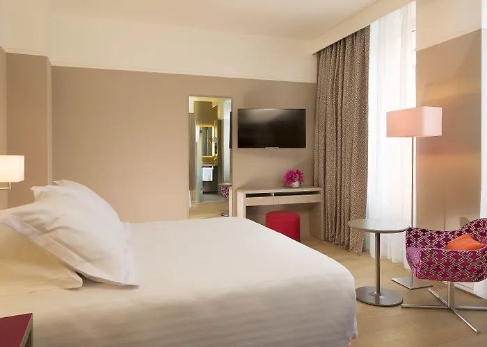 Oceania L'hotel De France Hotel 4*